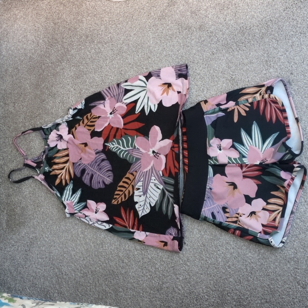 Girls tank top/shorts set size 6-7